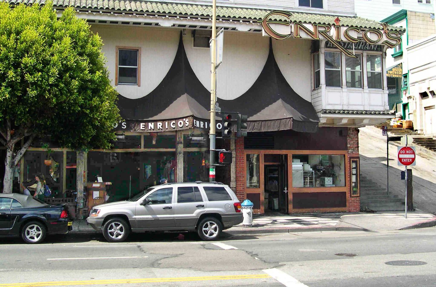 Bullitt - Enrico's Restaurant